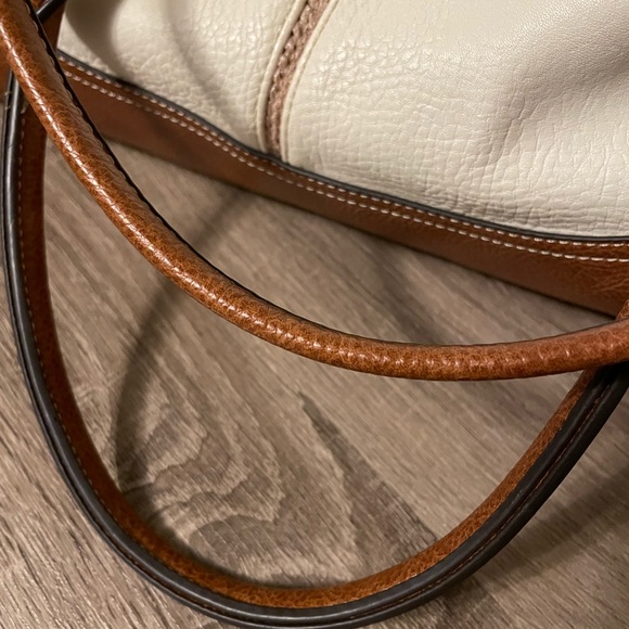 BOC White pebbled leather accented with light brown leather - Picture 7 of 13